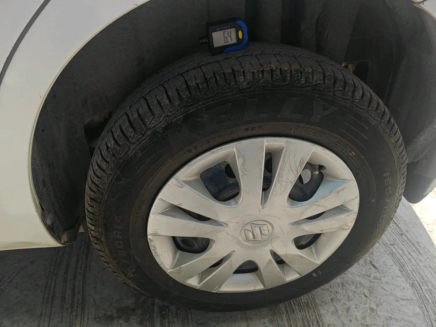 2014 Maruti Swift LDI, Diesel, Manual, 1,07,497 km, tyre