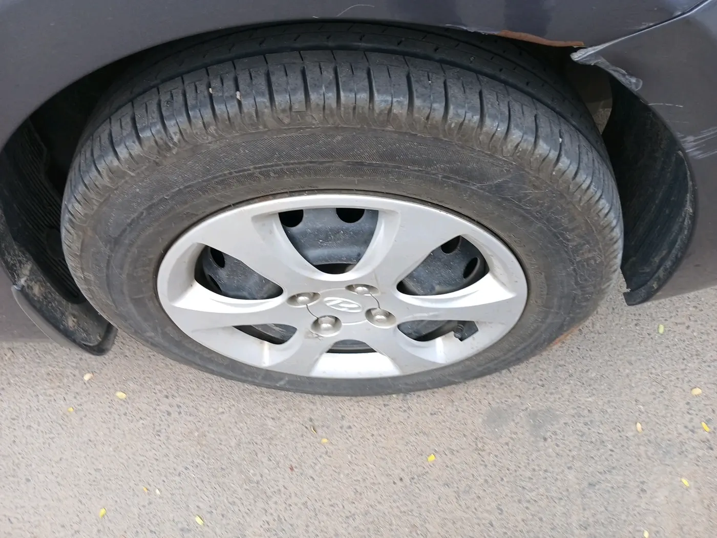 2014 Hyundai Verna FLUIDIC 1.4 CRDI, Diesel, Manual, 1,40,155 km, tyre