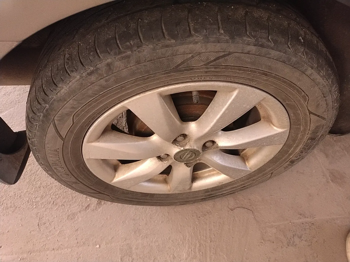 2012 Nissan Sunny XV DIESEL, Diesel, Manual, 94,055 km, tyre