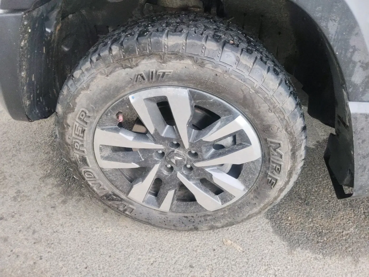 2025 Mahindra Thar Roxx AX7 L Diesel AT 2WD, Diesel, Automatic, 3,034 km, tyre
