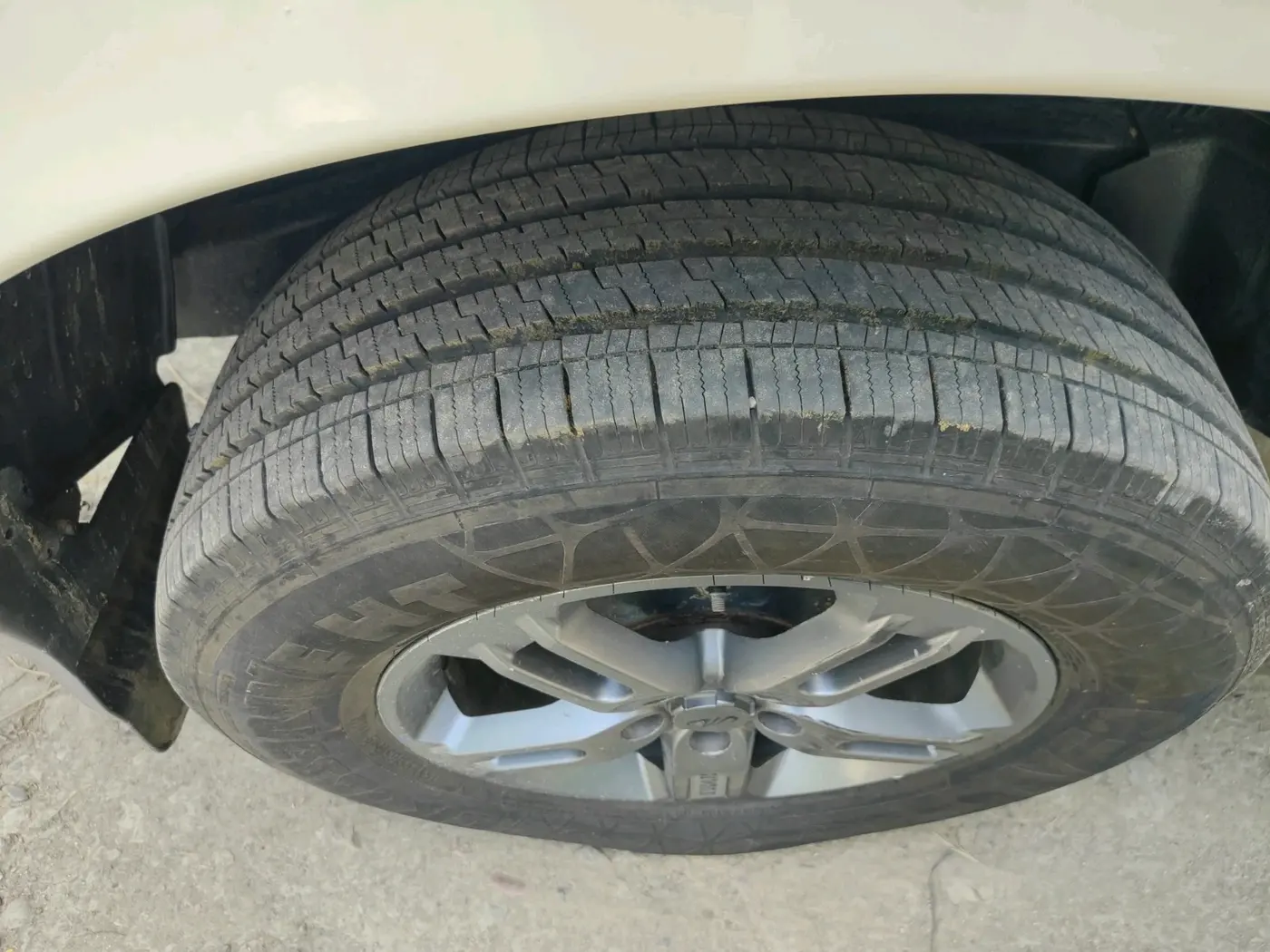 2016 Mahindra Scorpio S10 1.99, Diesel, Manual, 1,05,273 km, tyre