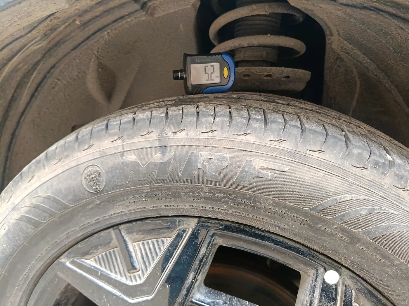 2025 Tata Safari ACCOMPLISHED PLUS DARK EDITION AT, Diesel, Automatic, 30,672 km, tyre