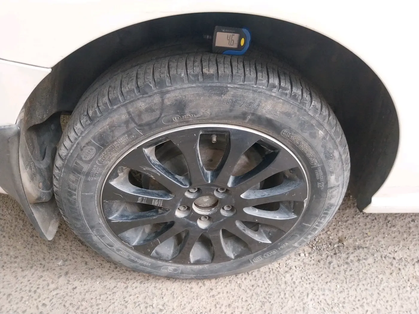 2015 Skoda Rapid 1.5 TDI CR ELEGANCE PLUS AT, Diesel, Automatic, 1,23,753 km, tyre