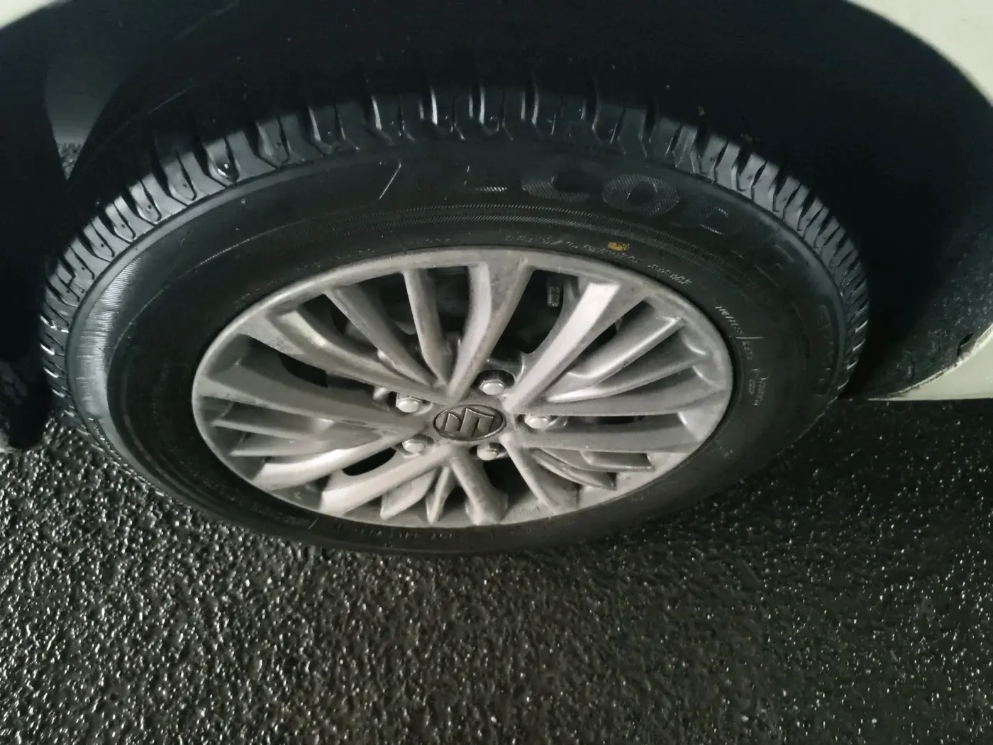 2019 Maruti Ertiga ZXI+ SHVS, Petrol, Manual, 45,953 km, tyre