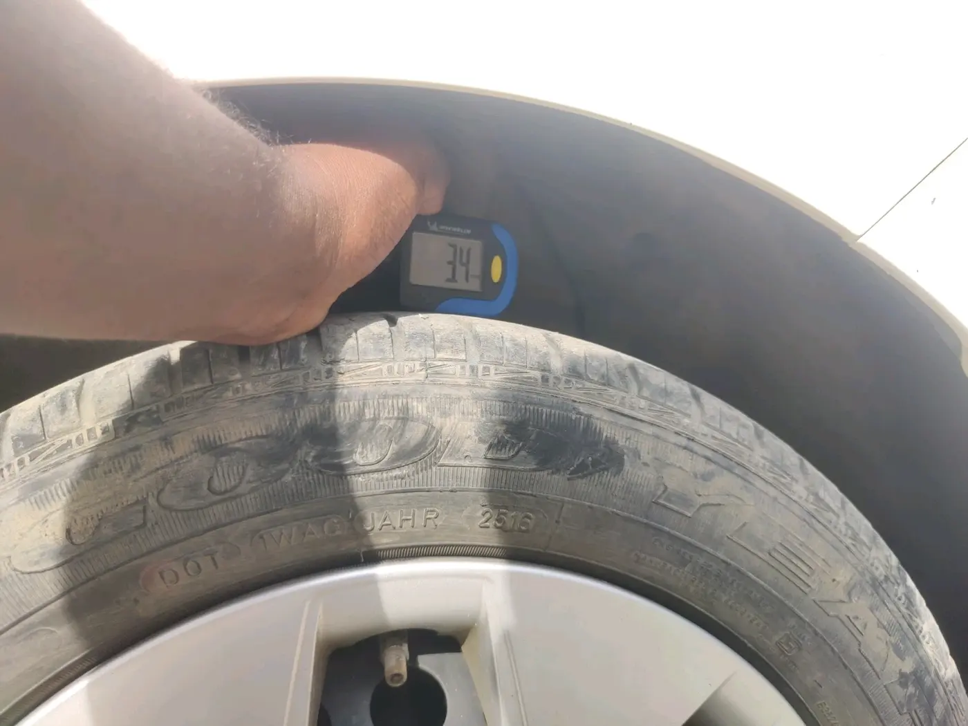 2014 Hyundai Xcent S 1.2, CNG, Manual, 96,737 km, tyre