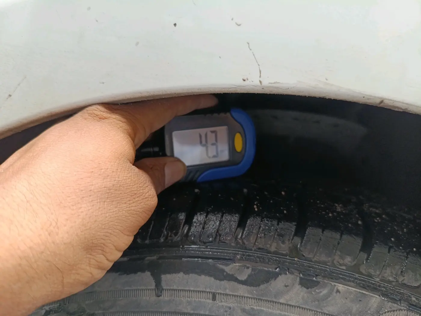 2012 Hyundai Verna FLUIDIC 1.4 CRDI, Diesel, Manual, 2,00,063 km, tyre