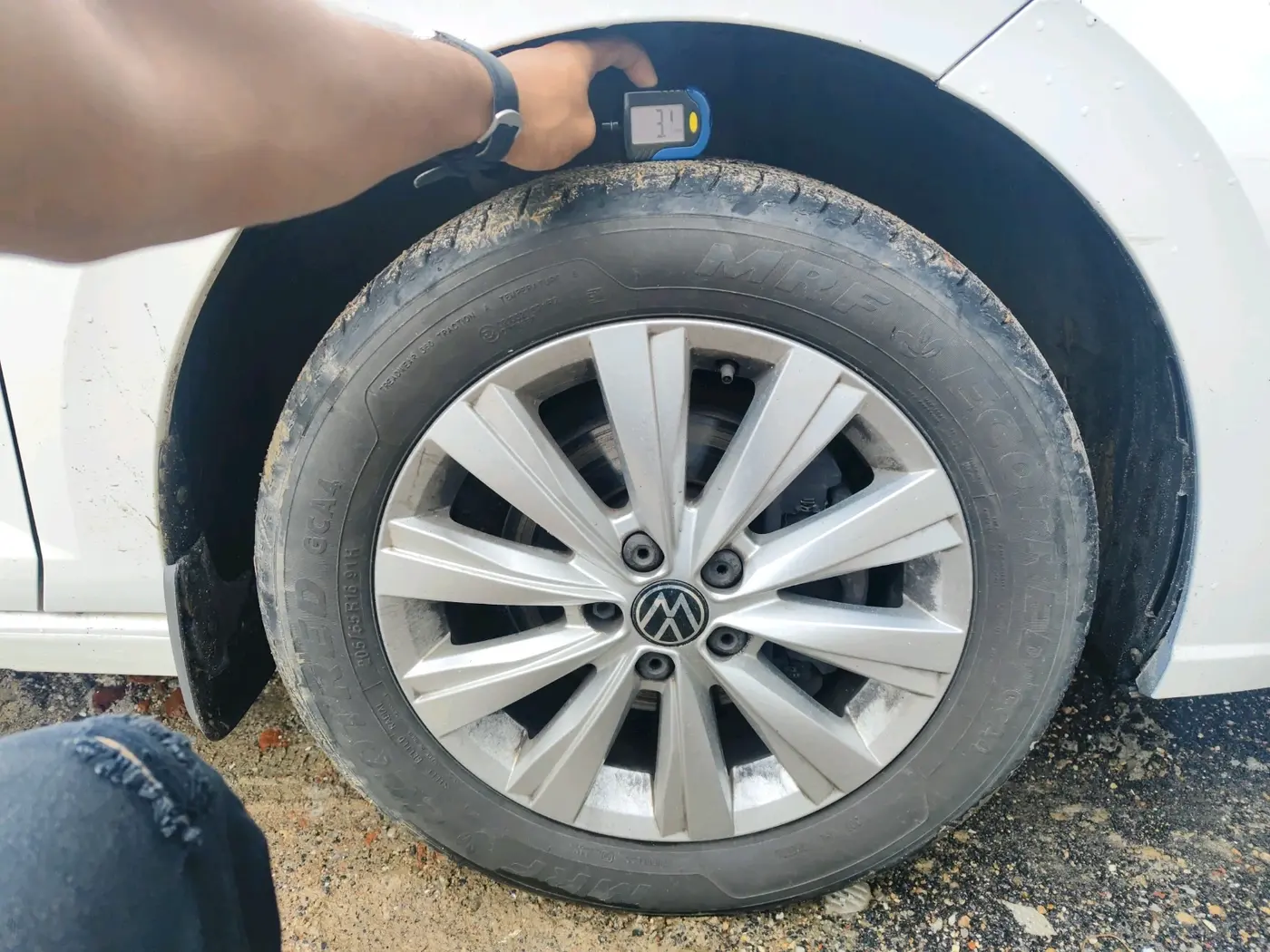 2024 Volkswagen VIRTUS HIGHLINE TSI 1.0 MT, Petrol, Manual, 39,064 km, tyre