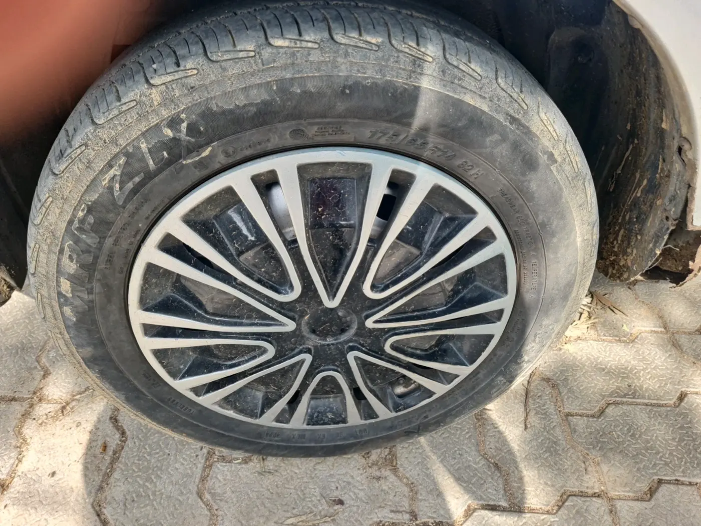 2016 Tata Bolt XE QUADRAJET, Diesel, Manual, 1,39,814 km, tyre