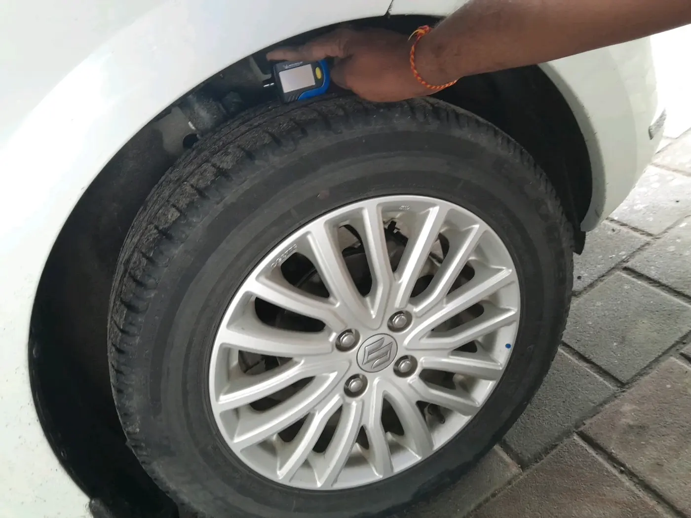 2019 Maruti Dzire ZXI AMT, Petrol, Automatic, 82,882 km, tyre