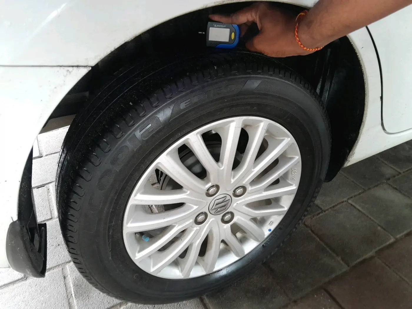 2019 Maruti Dzire ZXI AMT, Petrol, Automatic, 82,882 km, tyre