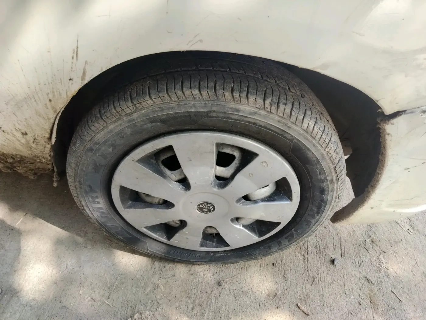 2012 Maruti Zen Estilo LXI CNG, CNG, Manual, 74,072 km, tyre