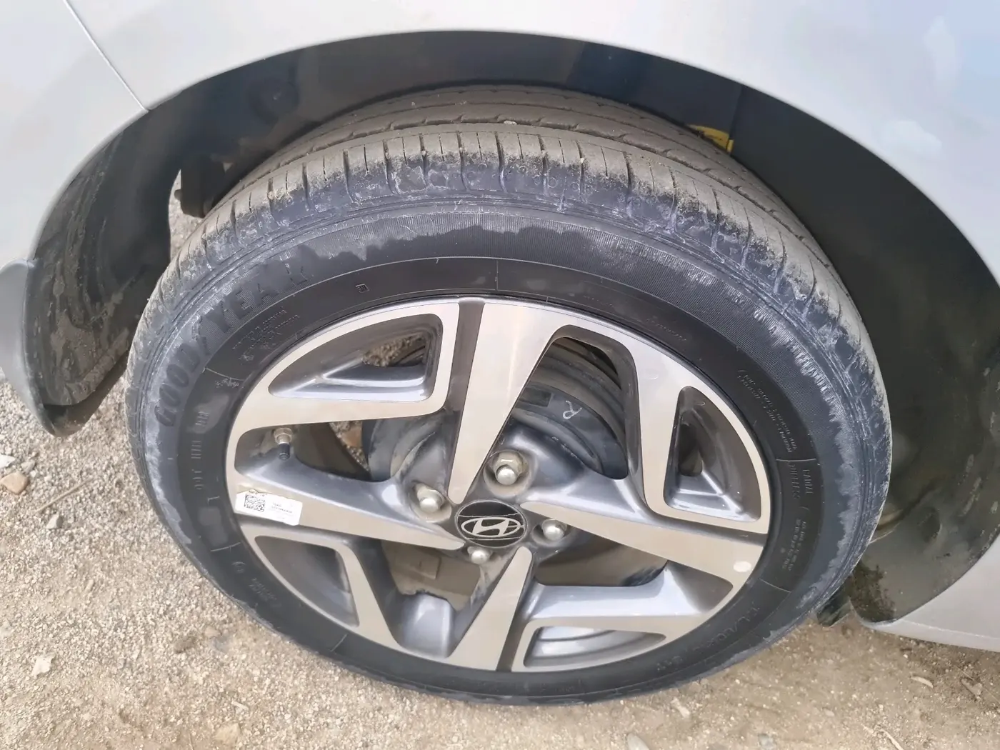 2025 Hyundai AURA SX 1.2 CNG, CNG, Manual, 11,776 km, tyre