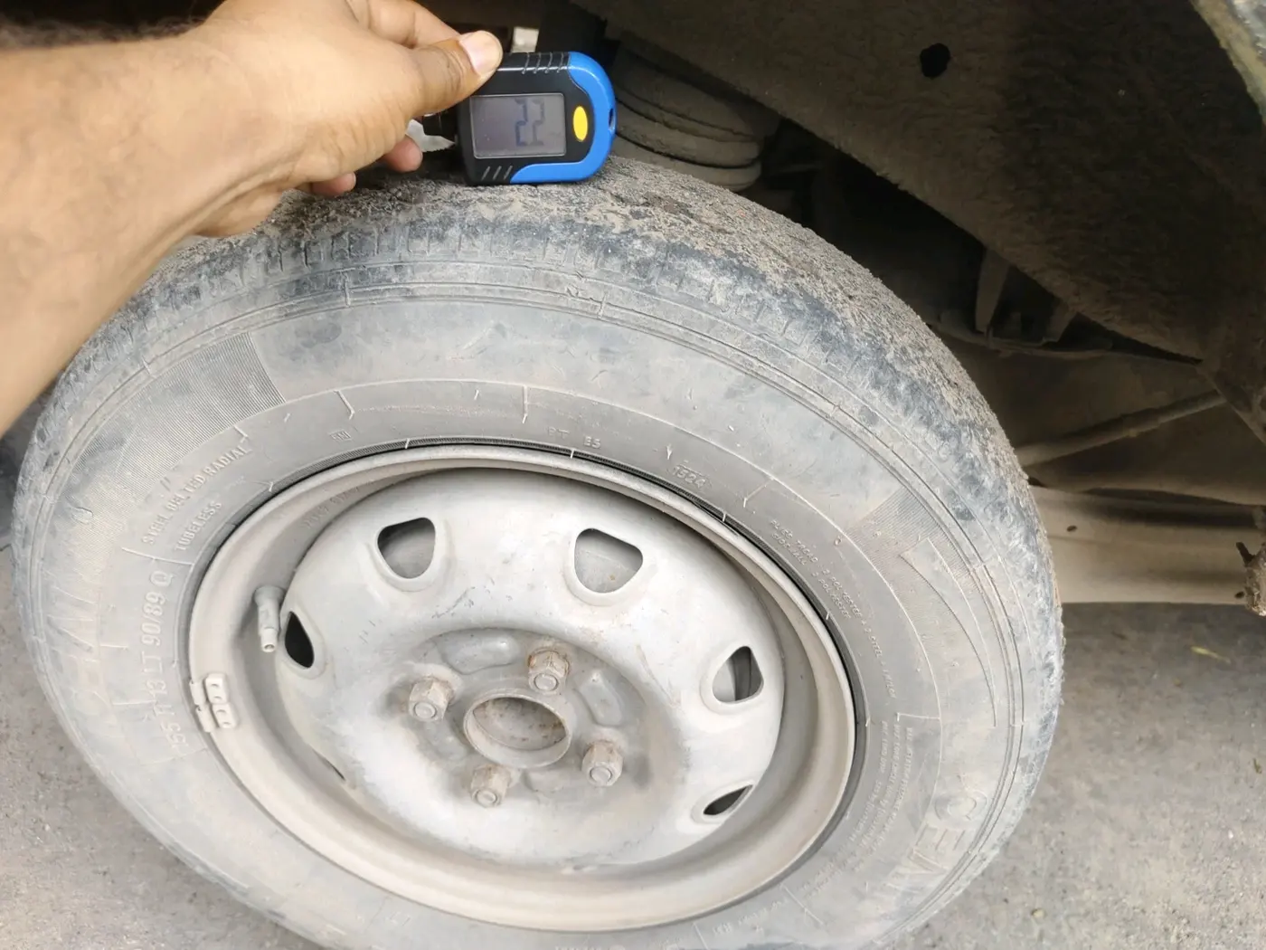 2019 Maruti Eeco 5 STR WITH A/C+HTR CNG, CNG, Manual, 2,44,171 km, tyre