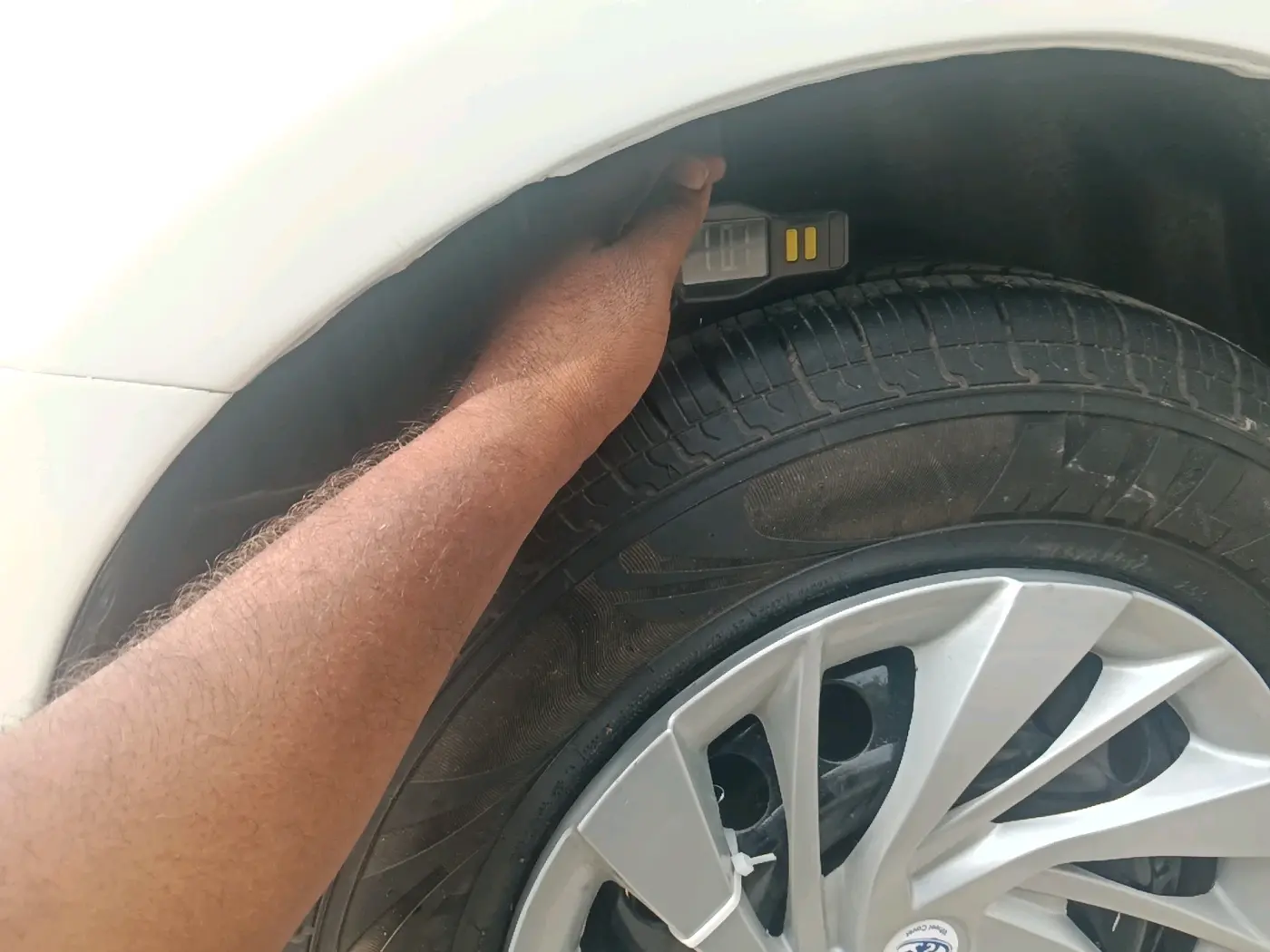 2016 Maruti Swift LXI (O), Petrol, Manual, 83,848 km, tyre