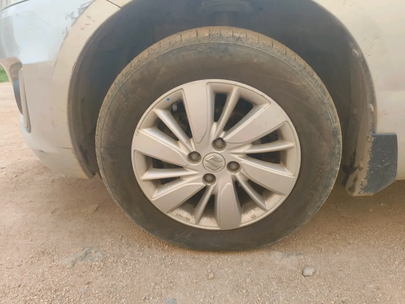 2014 Maruti Swift ZXI, Petrol, Manual, 86,029 km, tyre