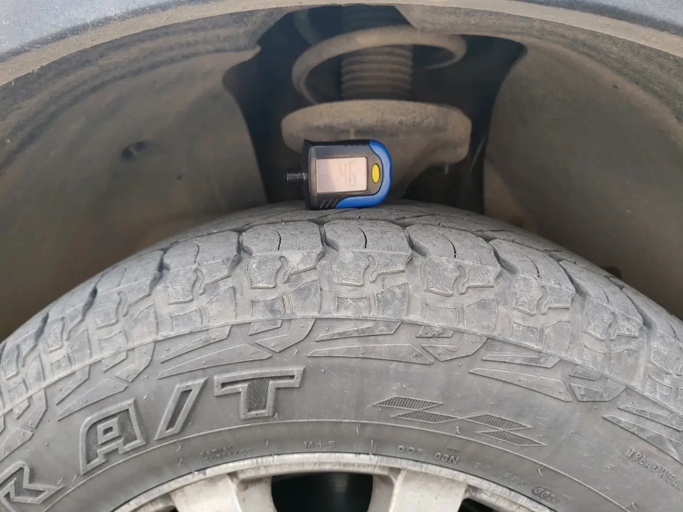 2016 Mahindra XUV500 W10, Diesel, Manual, 1,39,196 km, tyre