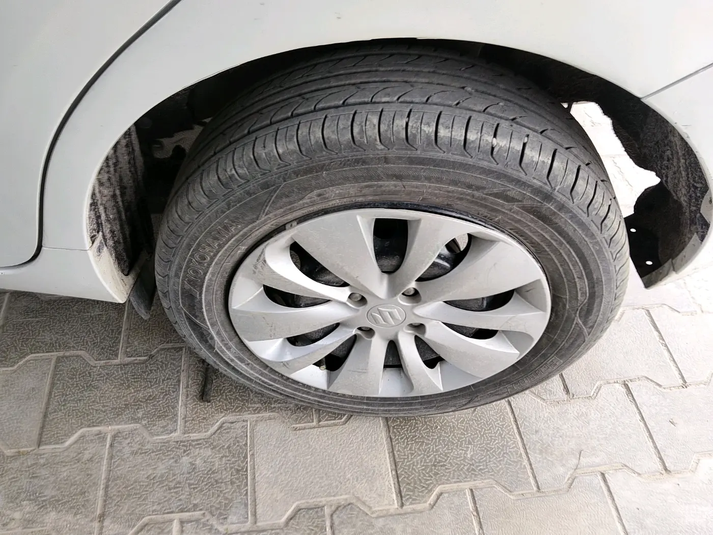 2017 Maruti Baleno DELTA PETROL 1.2, Petrol, Manual, 60,441 km, tyre