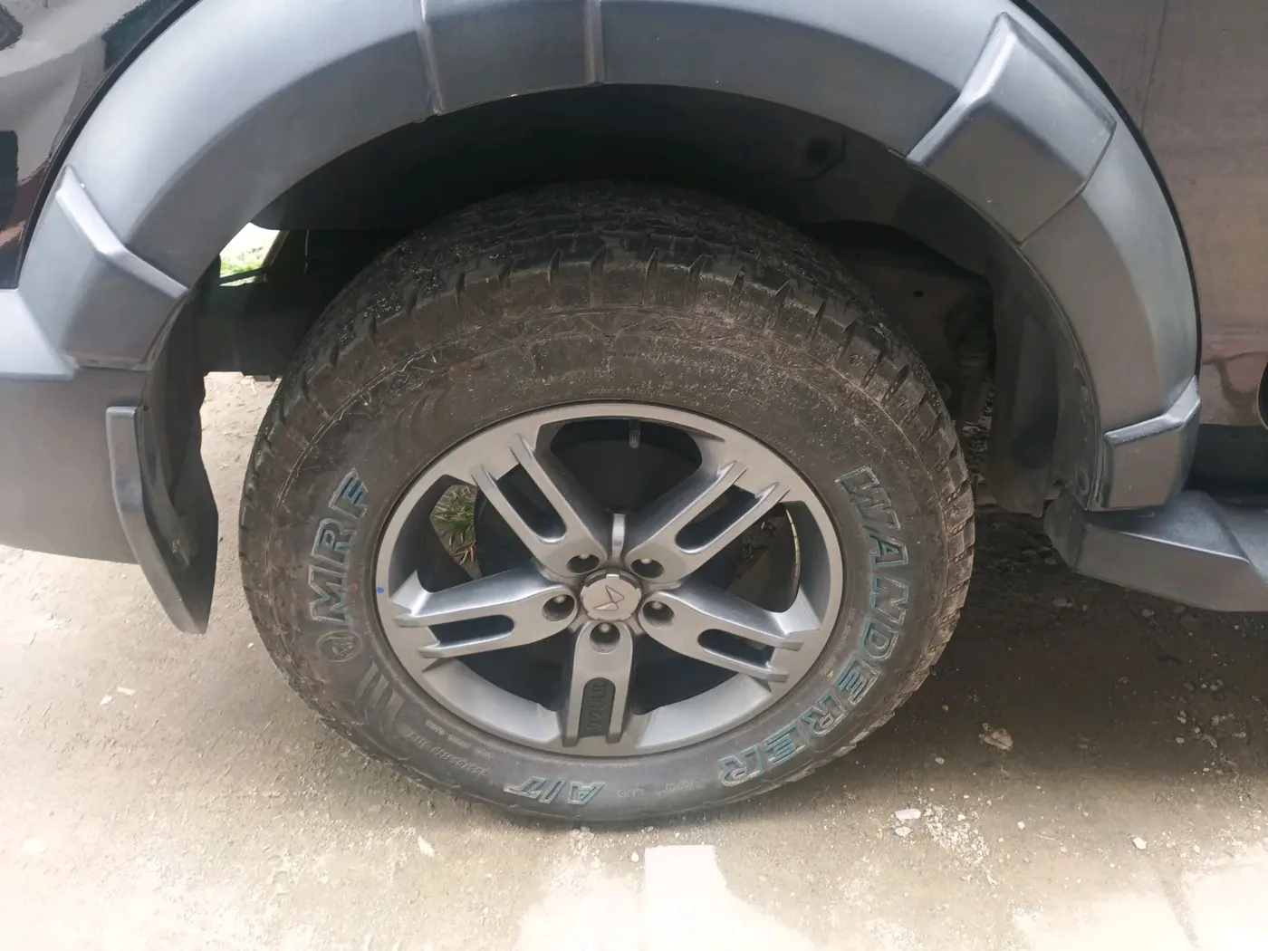2024 Mahindra Thar LX P 2WD AT HT, Petrol, Automatic, 10,161 km, tyre