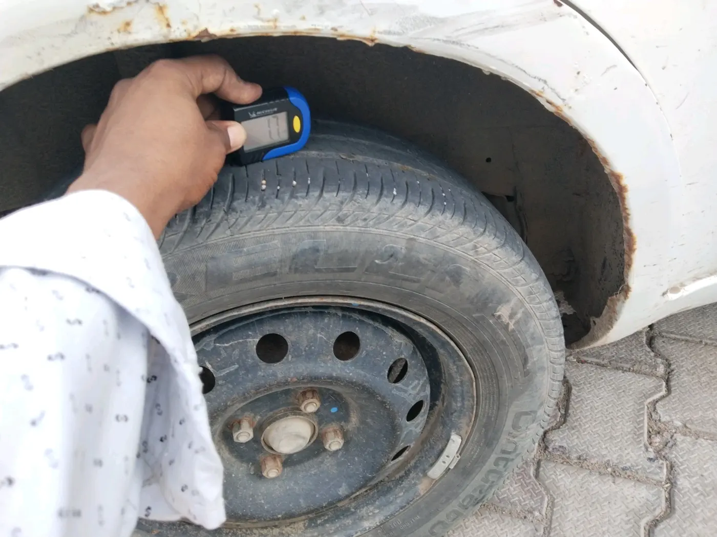 2012 Maruti Ritz VDI, Diesel, Manual, 1,40,551 km, tyre