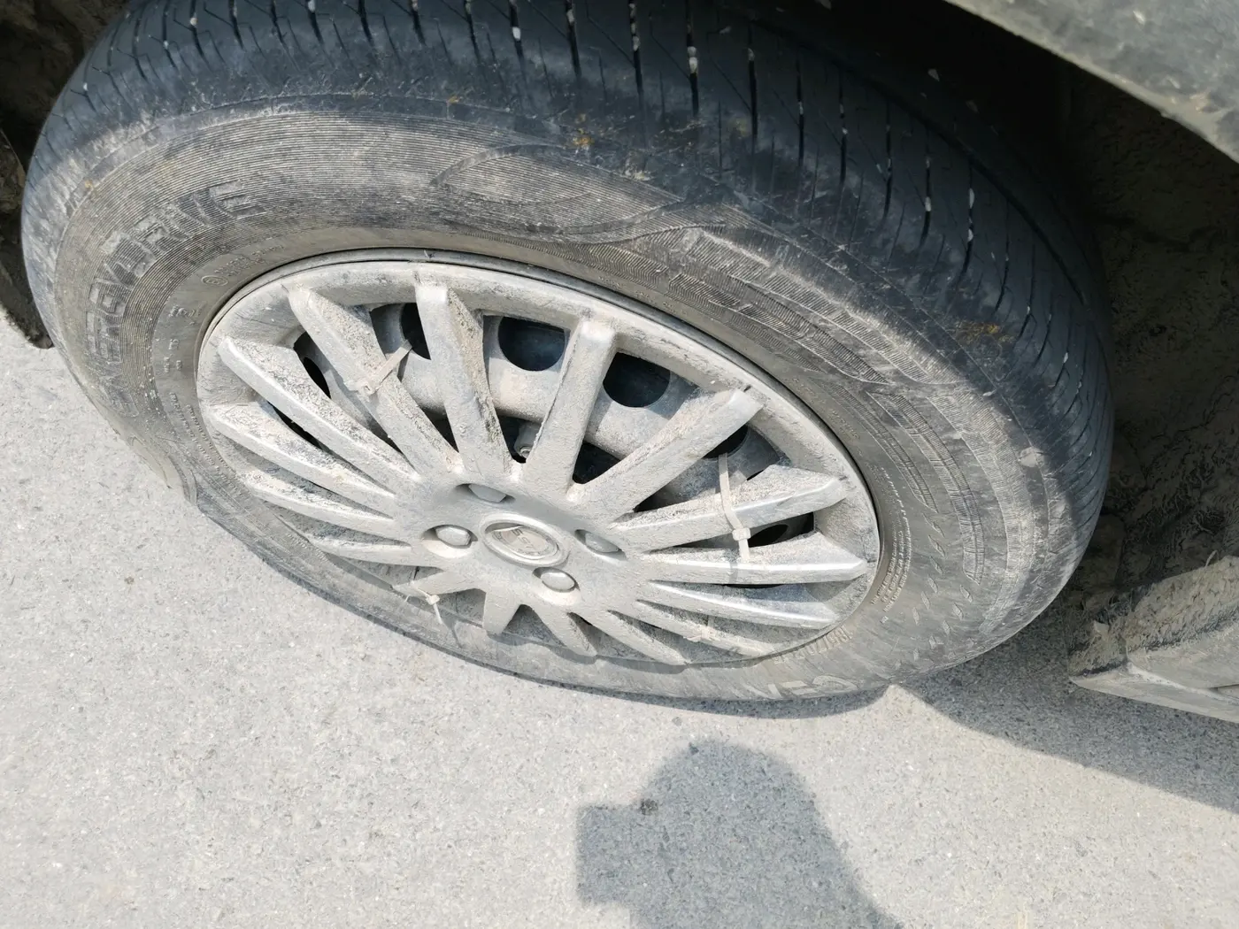 2024 Tata PUNCH ADVENTURE RHYTHM CNG MT, CNG, Manual, 22,800 km, tyre
