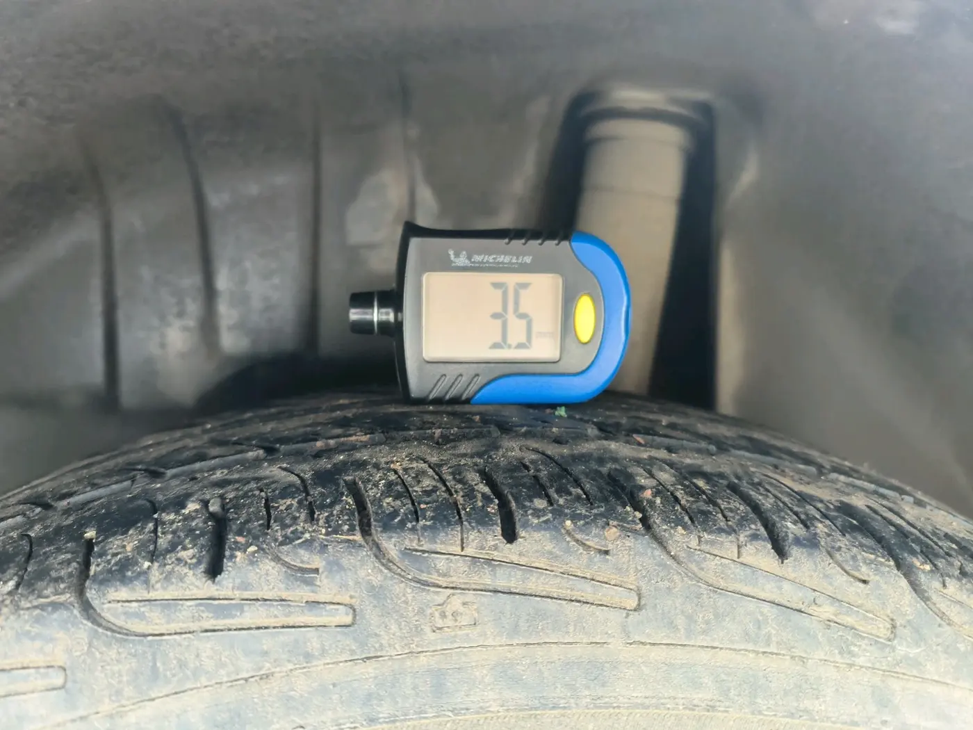 2018 Maruti Swift VXI, CNG, Manual, 60,696 km, tyre