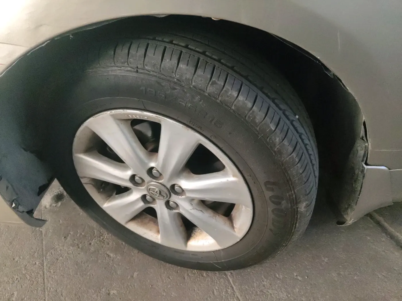 2012 Toyota Corolla Altis G PETROL, Petrol, Manual, 1,30,536 km, tyre