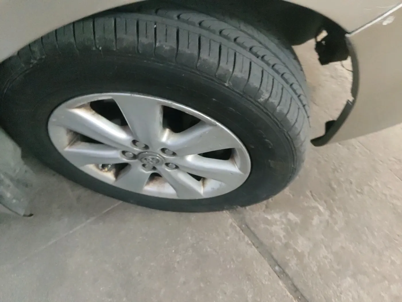 2012 Toyota Corolla Altis G PETROL, Petrol, Manual, 1,30,536 km, tyre