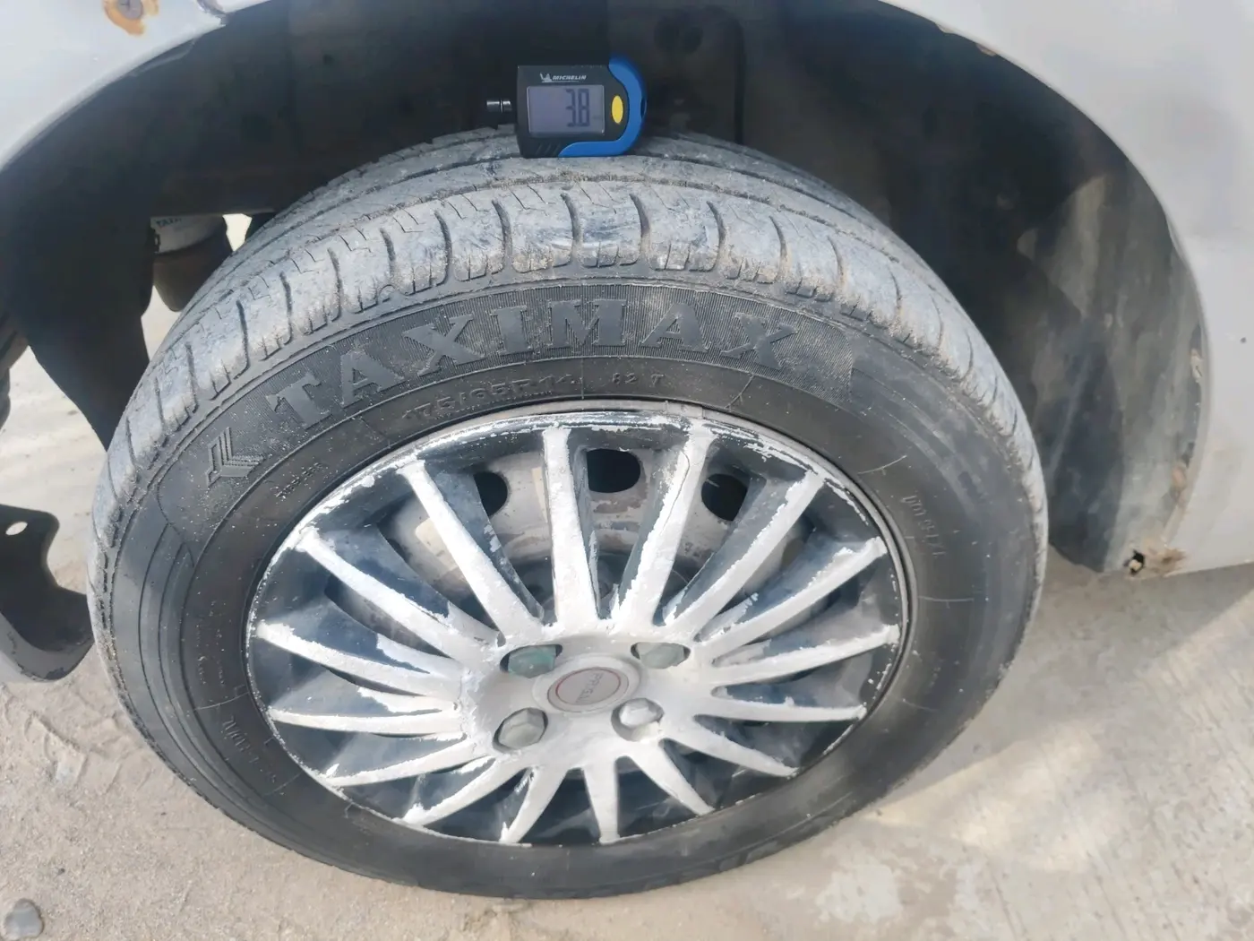 2015 Tata Indica Vista LS TDI, Diesel, Manual, 1,55,595 km, tyre