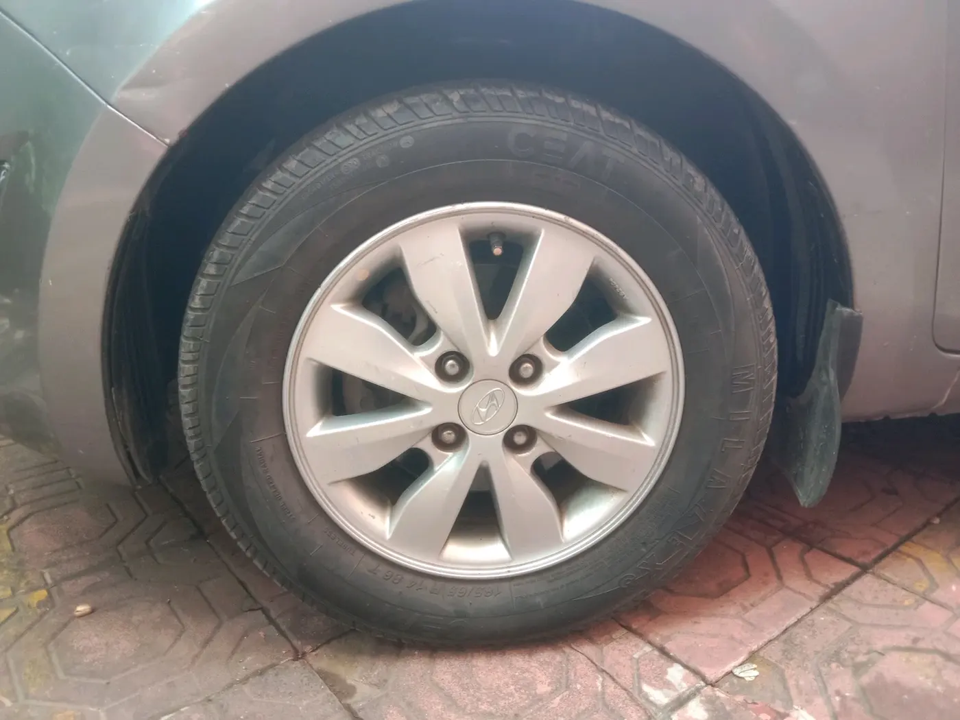 2014 Hyundai Elite i20 SPORTZ 1.2, Petrol, Manual, 77,036 km, tyre