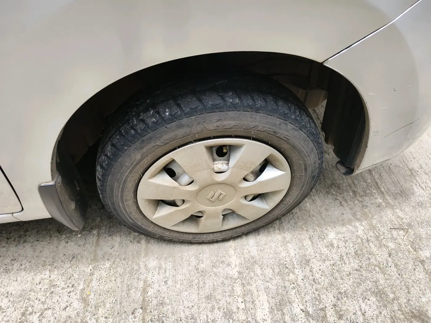 2011 Maruti Wagon R 1.0 VXI, Petrol, Manual, 1,09,943 km, tyre