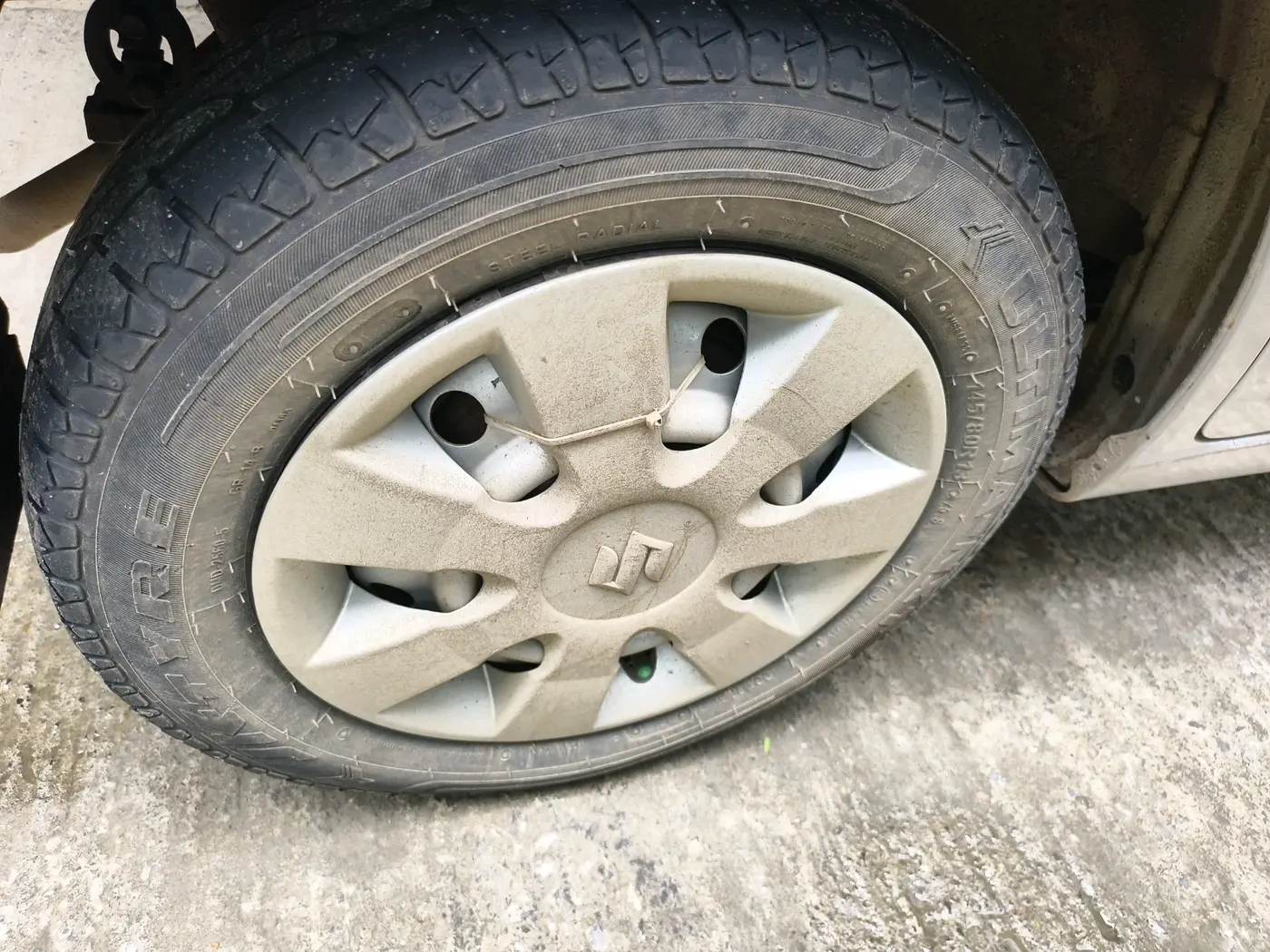 2011 Maruti Wagon R 1.0 VXI, Petrol, Manual, 1,09,943 km, tyre