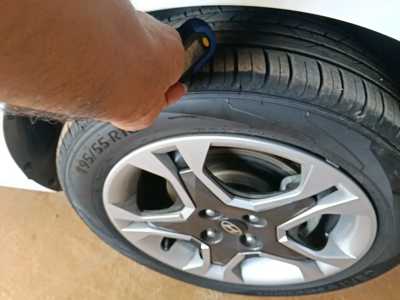 2025 Hyundai NEW I20 Sportz (O) 1.2 IVT, Petrol, Automatic, 1,030 km, tyre