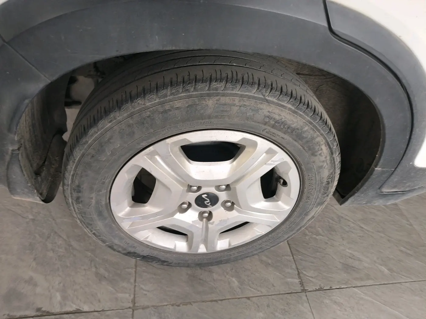 2021 KIA SONET HTK PLUS 1.2, Petrol, Manual, 61,059 km, tyre