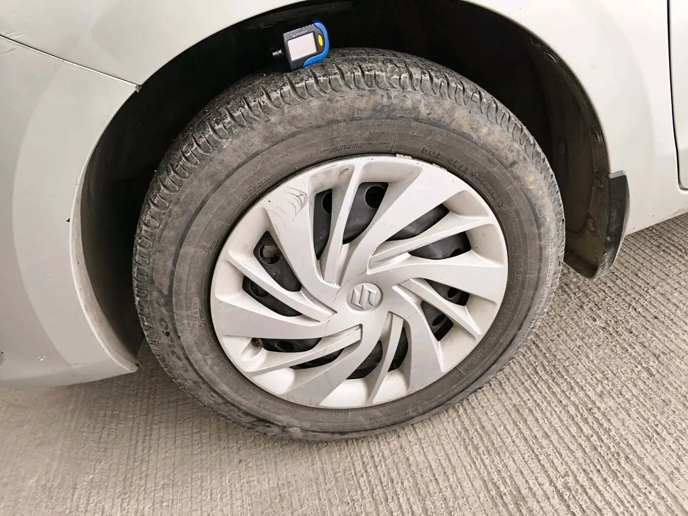 2021 Maruti Ertiga VXI SHVS, Petrol, Manual, 37,613 km, tyre