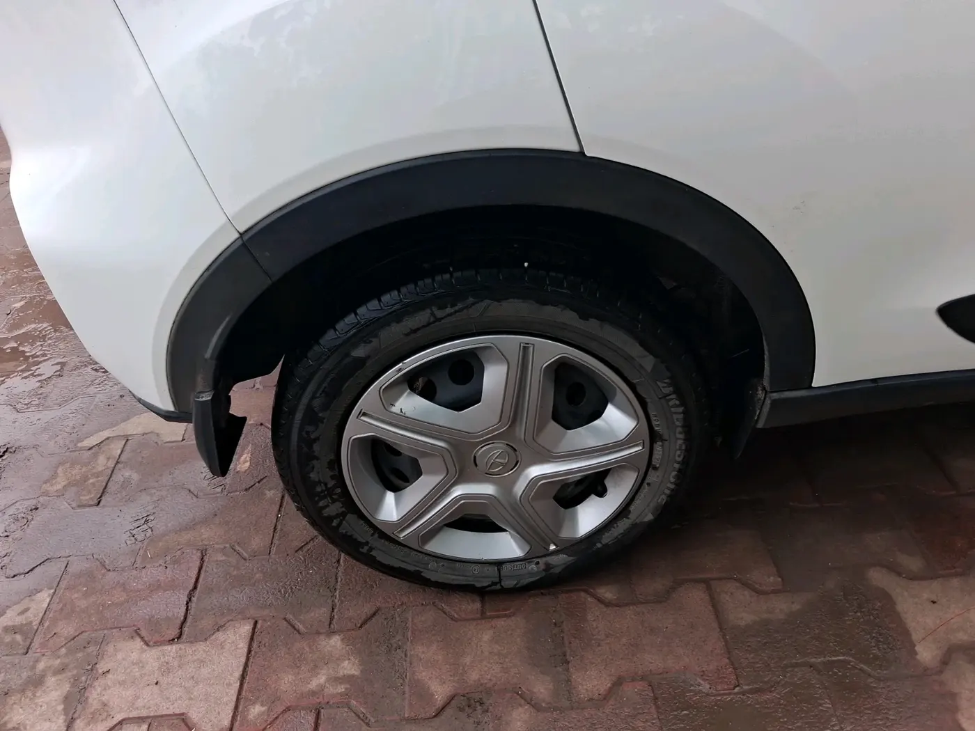 2023 Tata NEXON XMA PETROL, Petrol, Automatic, 18,072 km, tyre