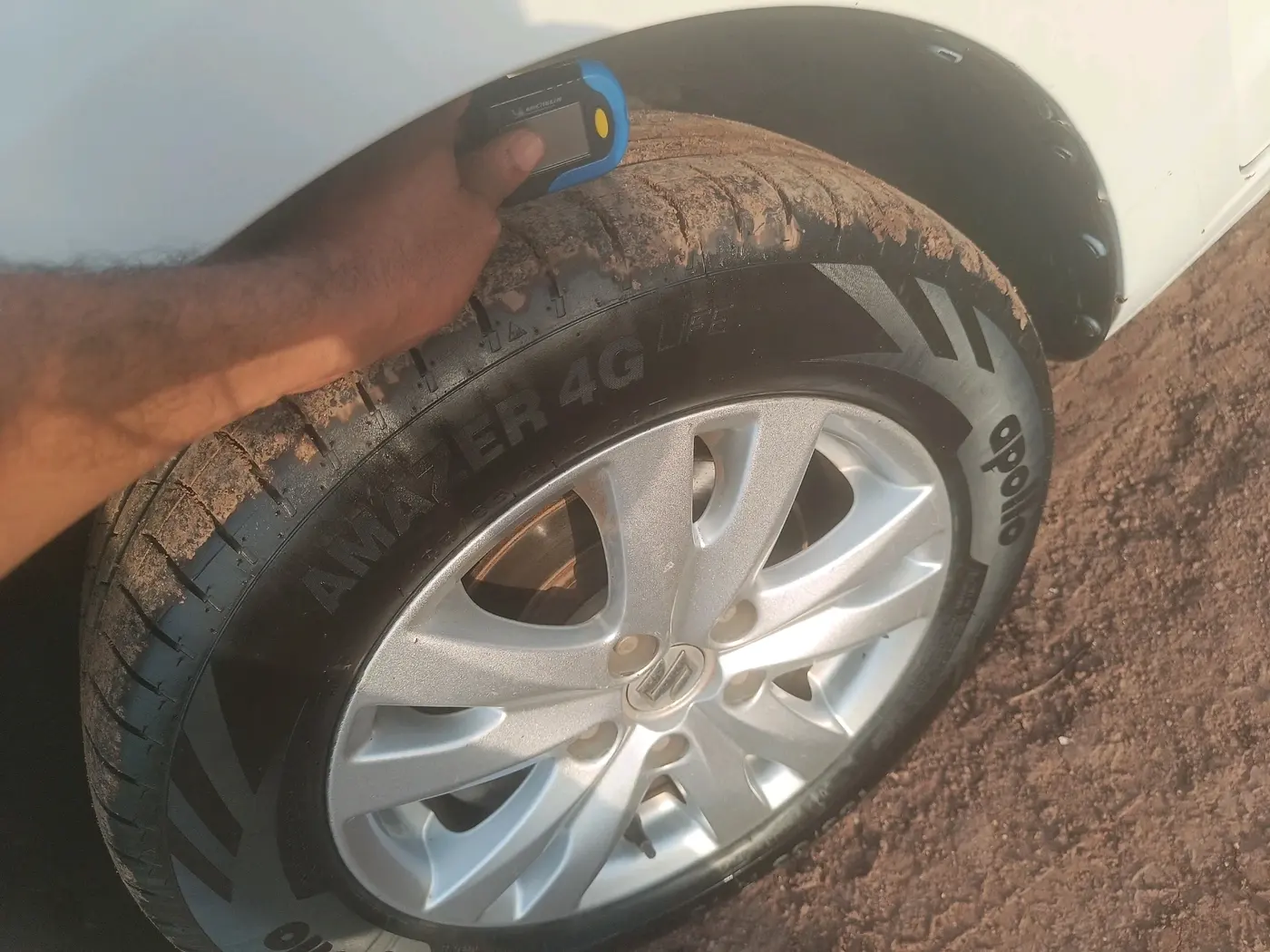2016 Maruti Ertiga ZDI SHVS, Diesel, Manual, 2,12,606 km, tyre