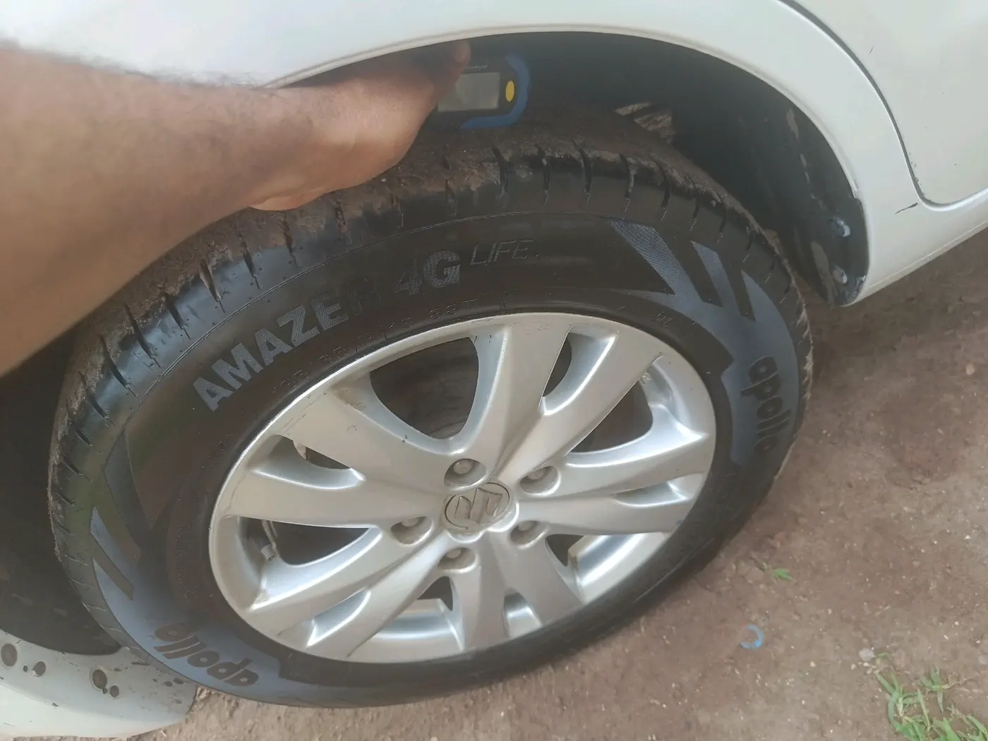 2016 Maruti Ertiga ZDI SHVS, Diesel, Manual, 2,12,606 km, tyre