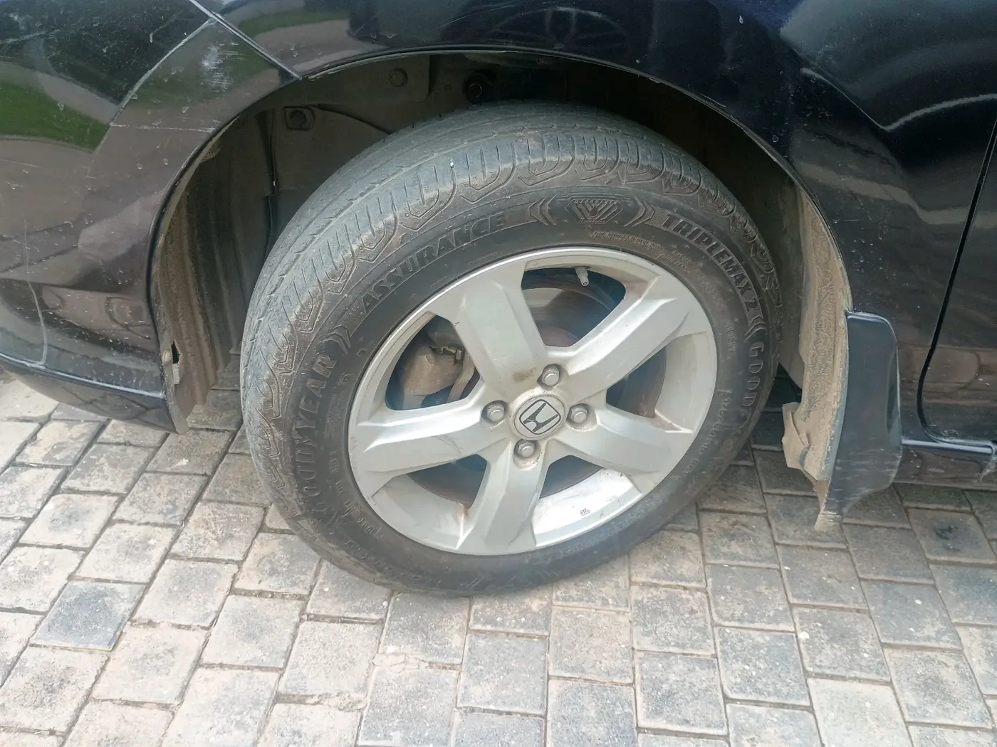 2013 Honda City 1.5L I-VTEC S MT, Petrol, Manual, 1,49,979 km, tyre