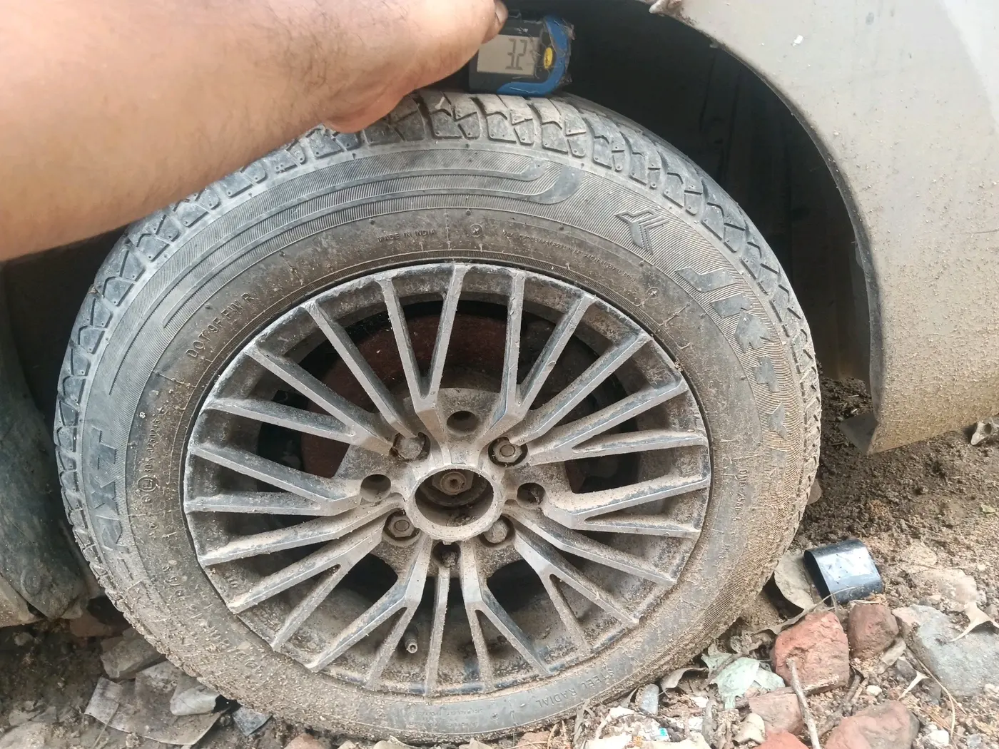 2014 Maruti Wagon R 1.0 LXI, Petrol, Manual, 75,800 km, tyre