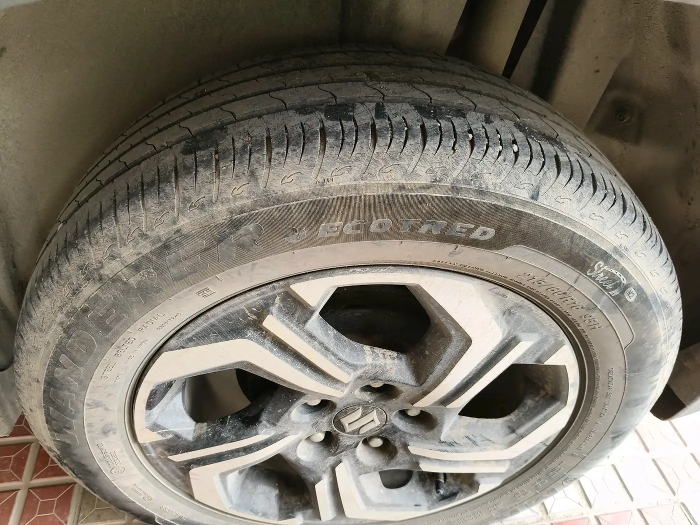 2022 Maruti BREZZA LXI, Petrol, Manual, 38,822 km, tyre