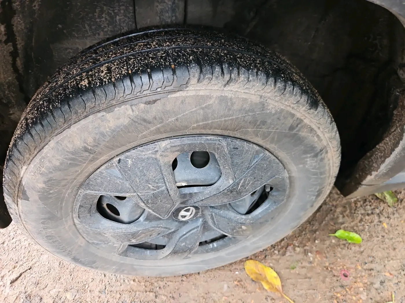 2024 Tata PUNCH PURE MT, Petrol, Manual, 36,675 km, tyre