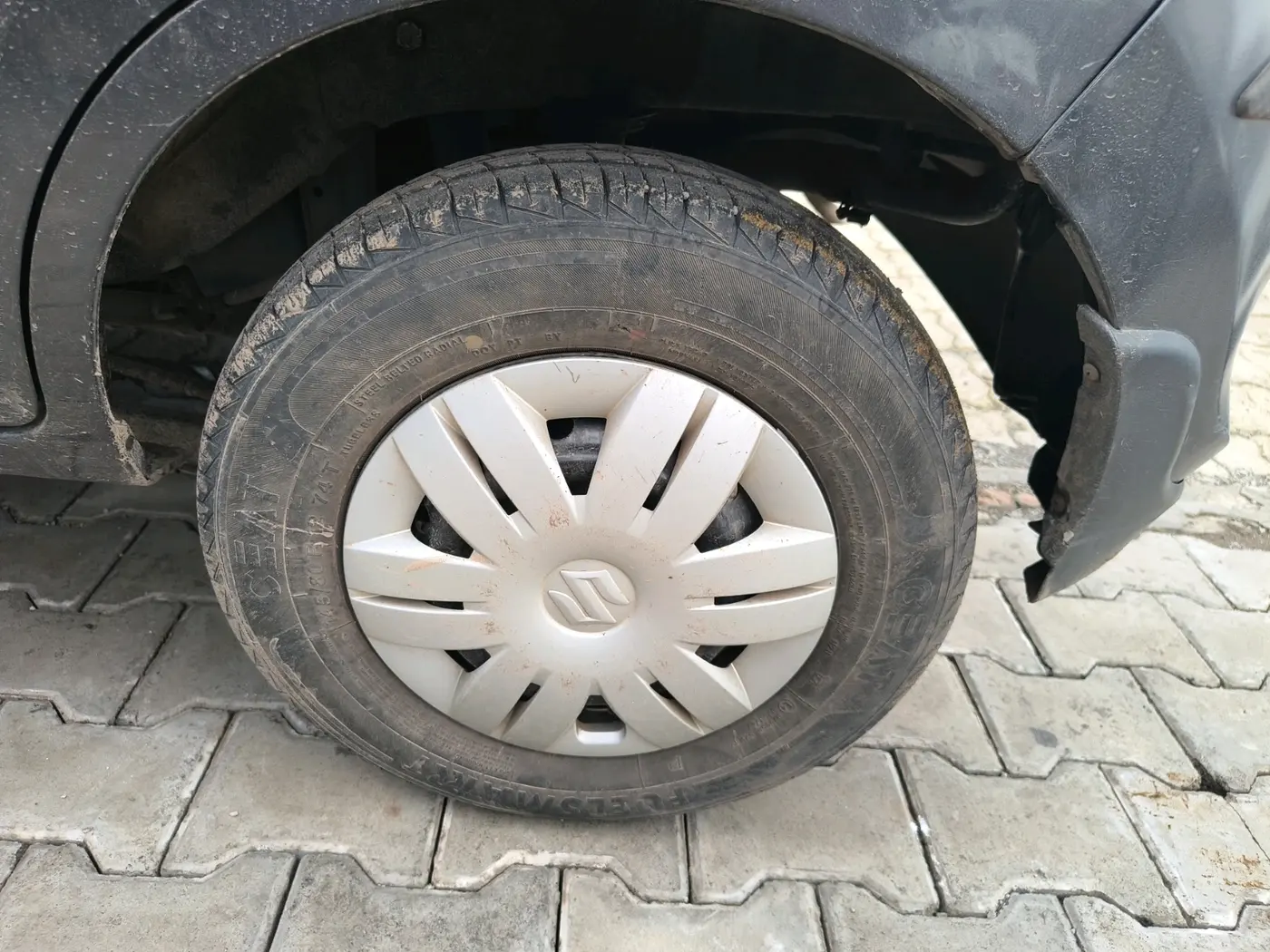 2021 Maruti Alto LXI CNG, CNG, Manual, 15,001 km, tyre