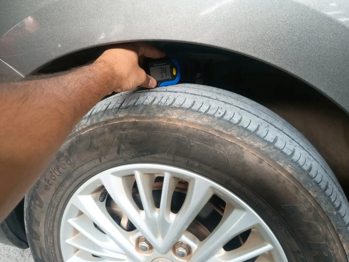 2018 Maruti Ertiga ZXI SHVS, Petrol, Manual, 77,719 km, tyre