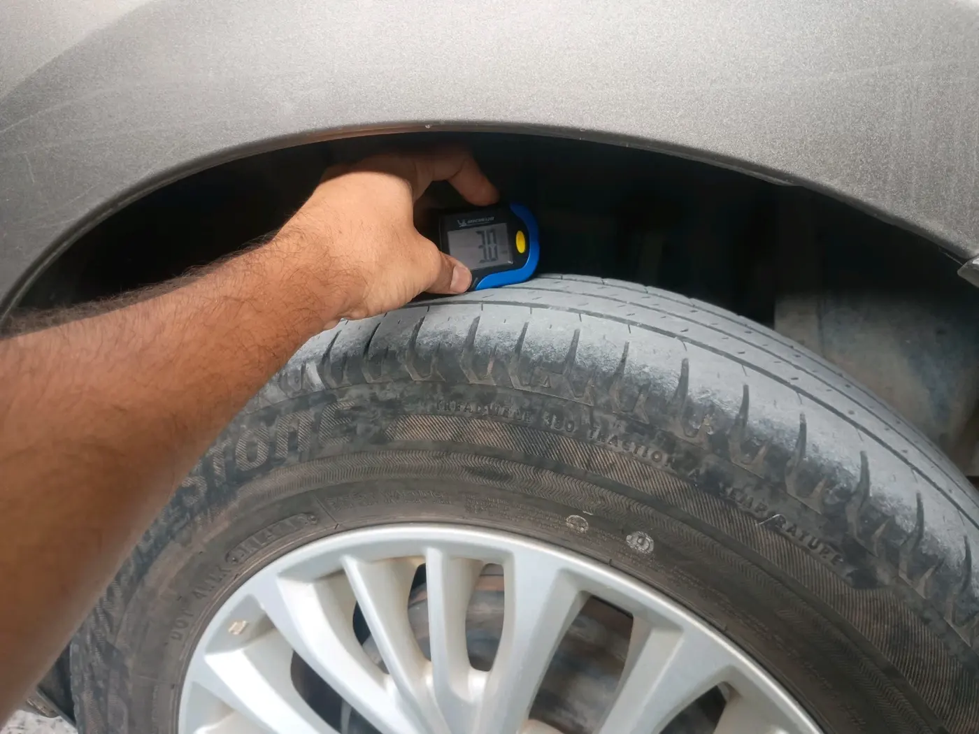 2018 Maruti Ertiga ZXI SHVS, Petrol, Manual, 77,719 km, tyre