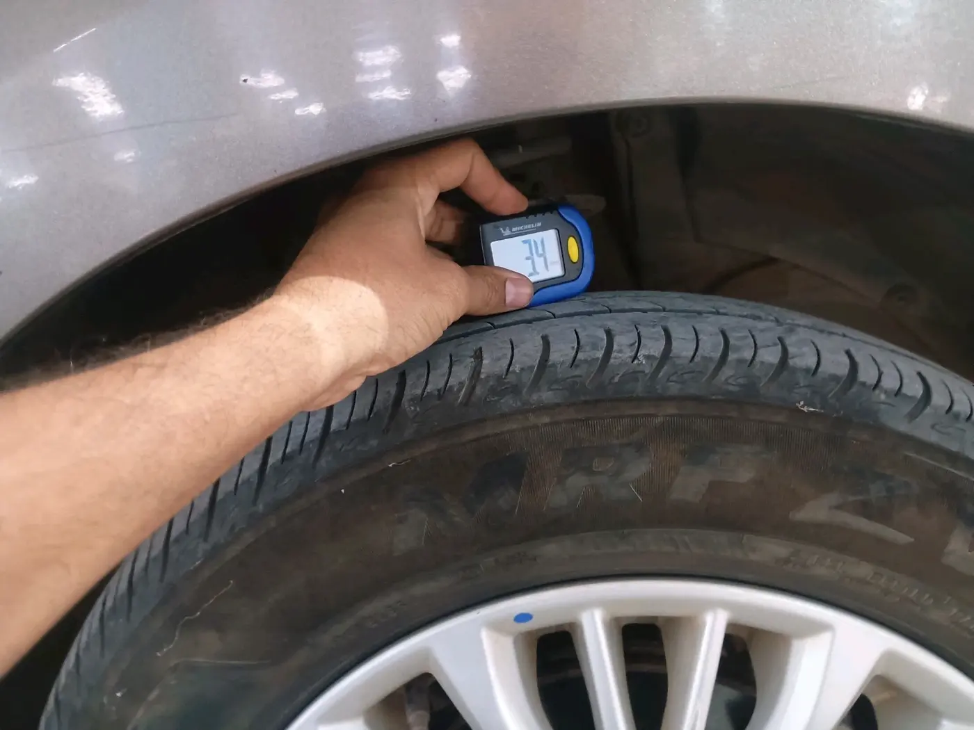 2018 Maruti Ertiga ZXI SHVS, Petrol, Manual, 77,719 km, tyre