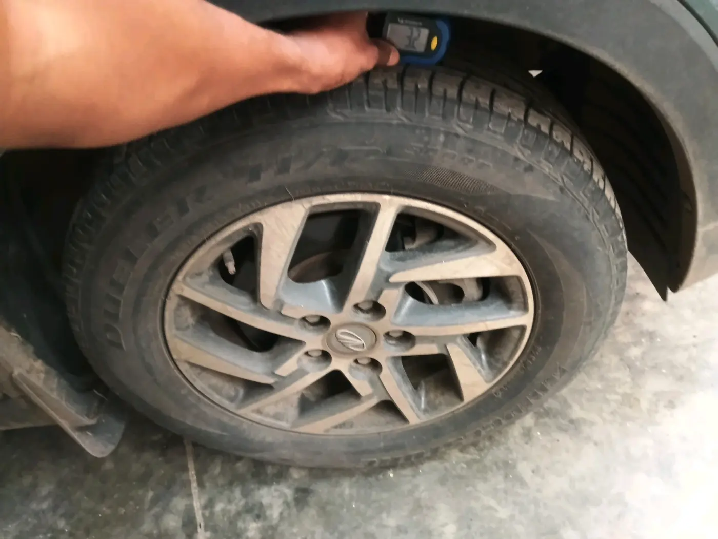 2022 Mahindra XUV300 W8 (O) 1.5 DIESEL, Diesel, Manual, 44,308 km, tyre