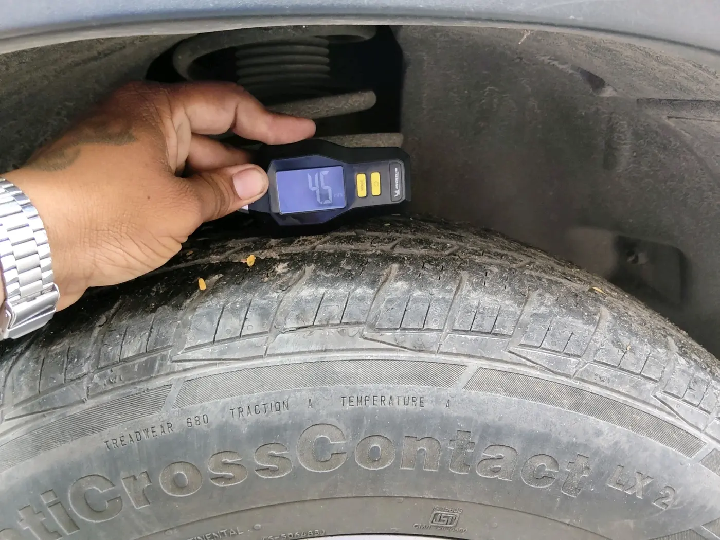 2019 Tata Harrier XZ 2.0L, Diesel, Manual, 1,18,013 km, tyre