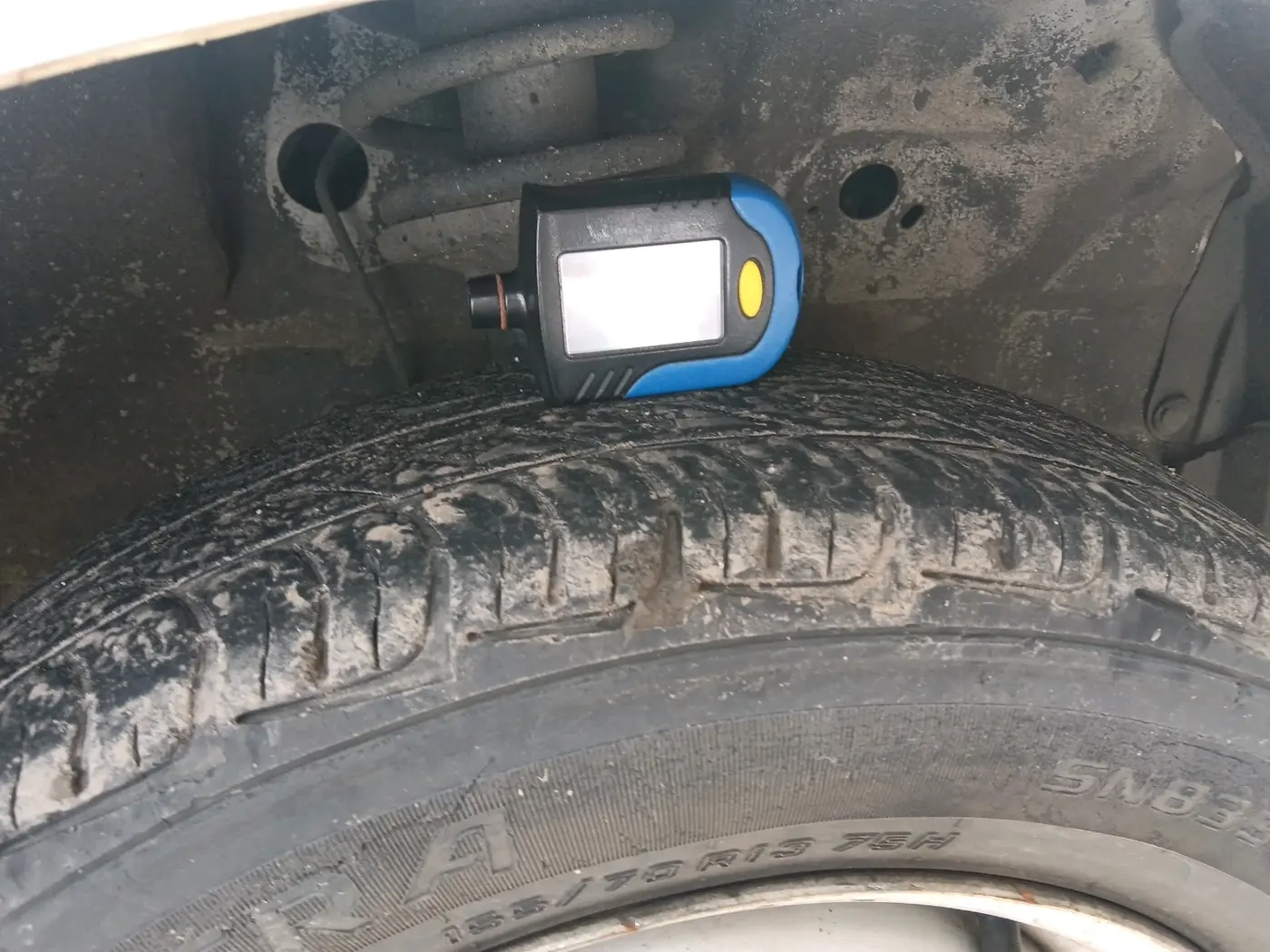 2012 Maruti Wagon R 1.0 LXI CNG, CNG, Manual, 1,04,281 km, tyre