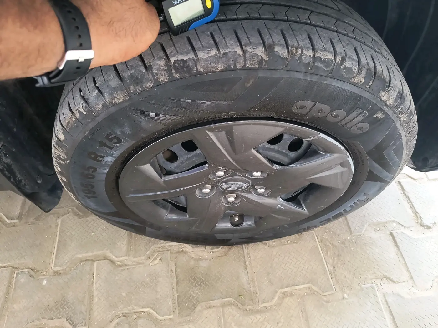 2025 Hyundai VENUE S Plus 1.2 Petrol MT, Petrol, Manual, 27,826 km, tyre