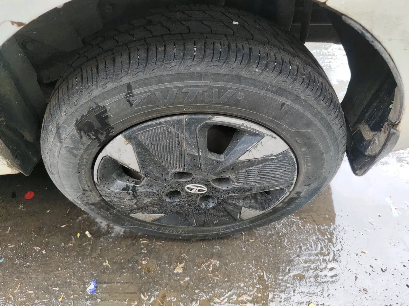 2023 Tata TIGOR XZ PLUS CNG, CNG, Manual, 26,778 km, tyre